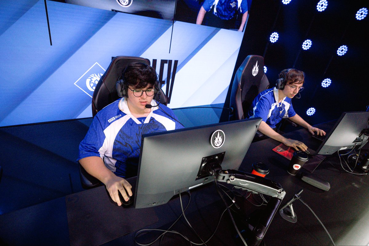 Tevez Lorenzo tweet media