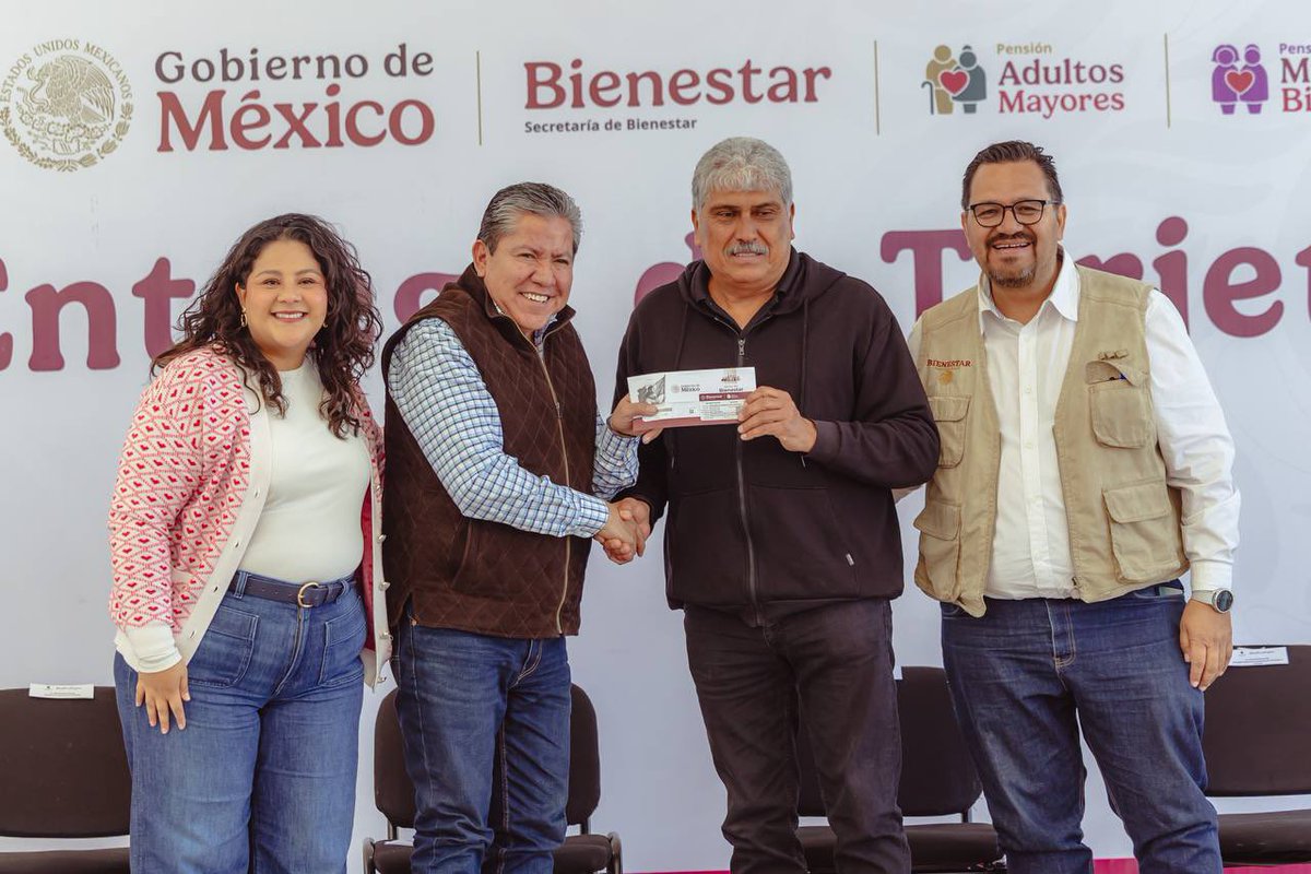 La política social impulsada por nuestra presidenta Claudia Sheinbaum Pardo brinda acceso a una vida más digna para nuestra gente. 

Desde Guadalupe, hicimos entrega de tarjetas de diversos programas para la consolidación del bienestar. Que estos apoyos sean de gran utilidad y