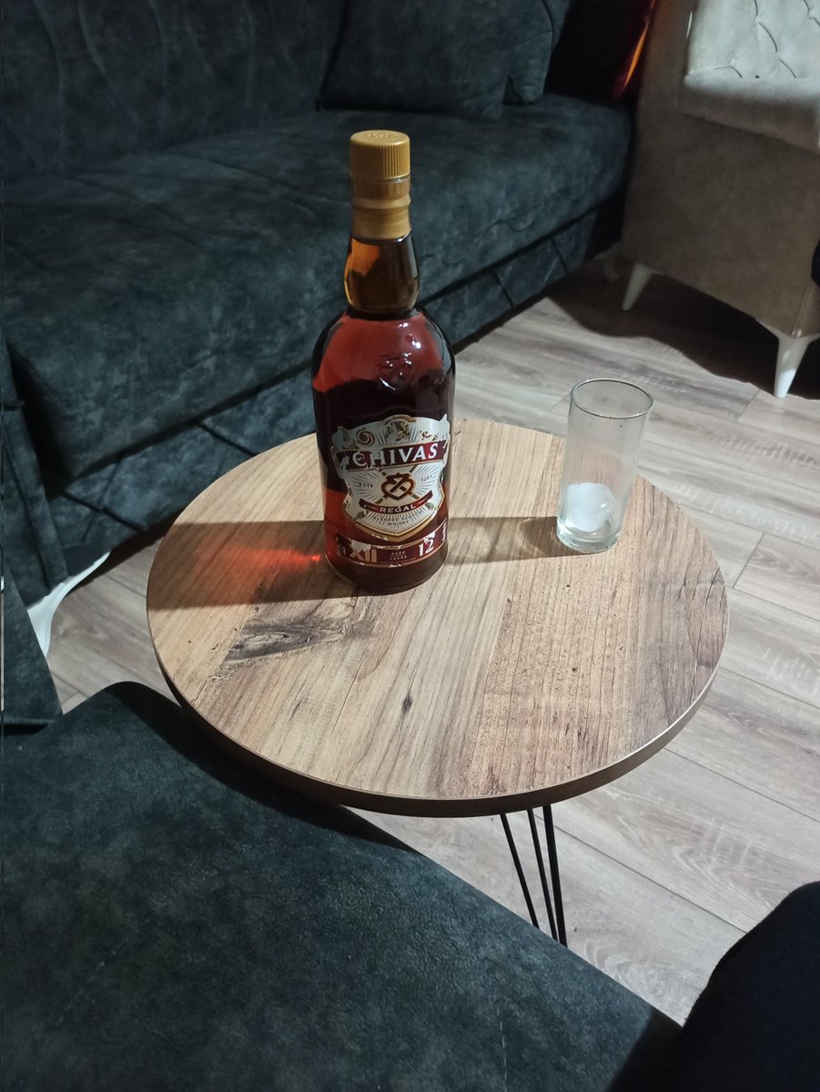 Bütün sevgilisi olmayanlar ve vefasızlar için içiyorum bu gece