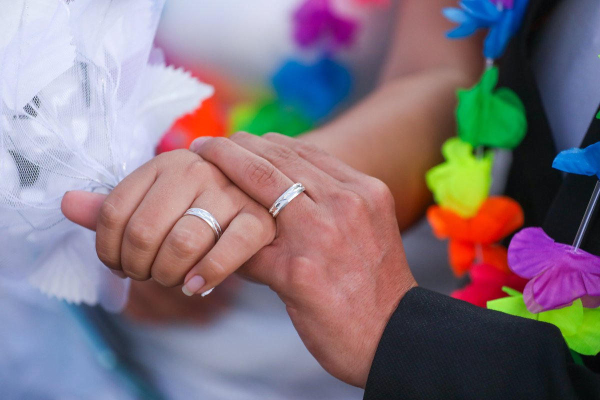 municallao's tweet photo. 💙🤍 EN ESTE SAN VALENTÍN, RECORDEMOS EL “SÍ” QUE UNIÓ 600 HISTORIAS
Revive la promesa de amor que se dieron en el Luau del Amor 💍✨ https://t.co/UngLYKq1Jx