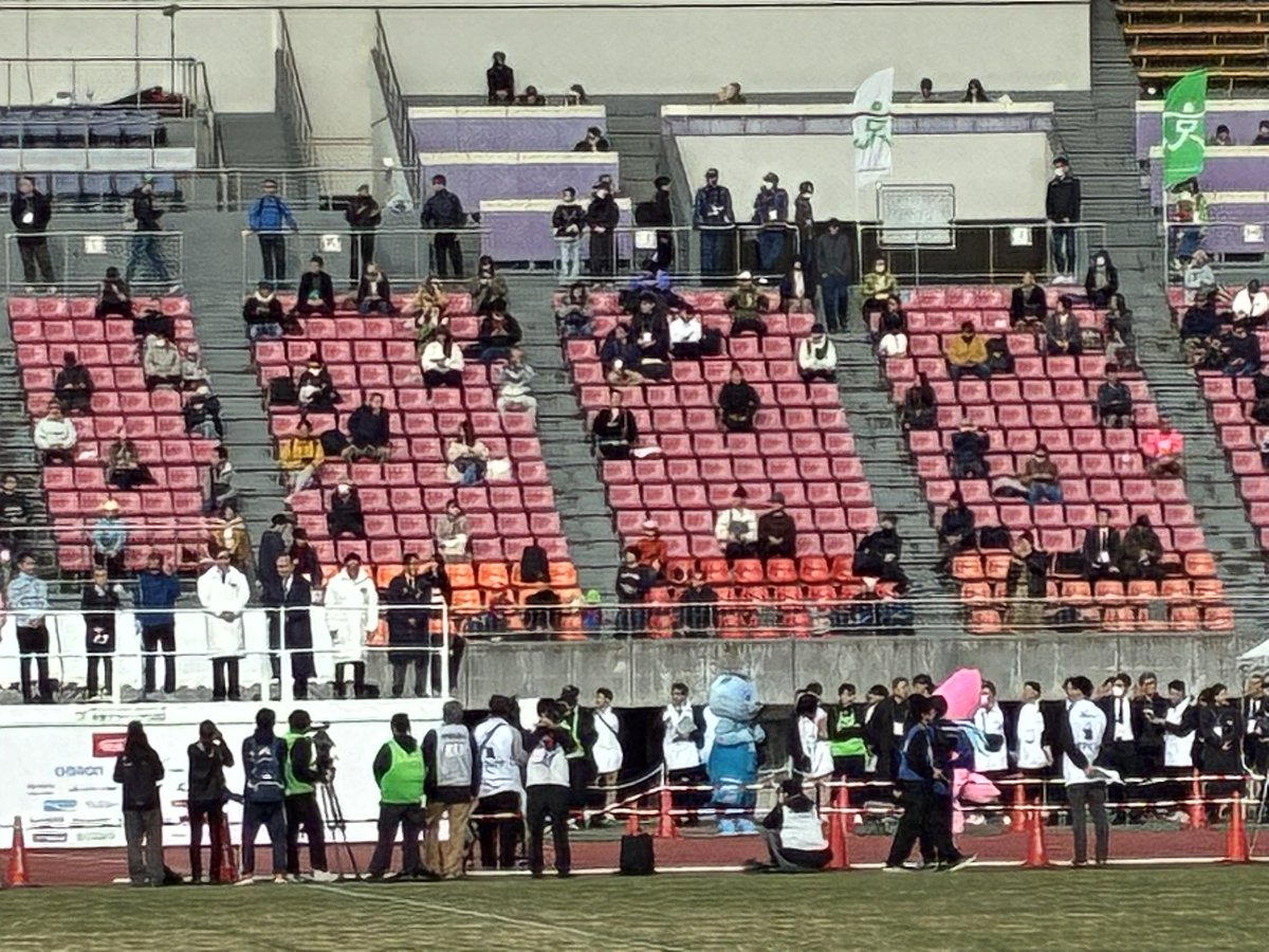 ニャリンが遠くに見える〜😍