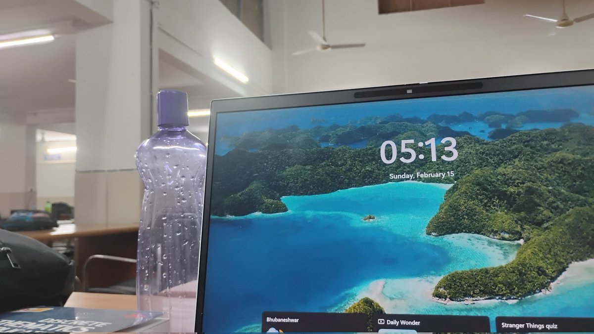 coderFish_Shrey's tweet photo. It's 5 am in morning , peaceful and alone doing stuff that matters https://t.co/KbopcHsz9p