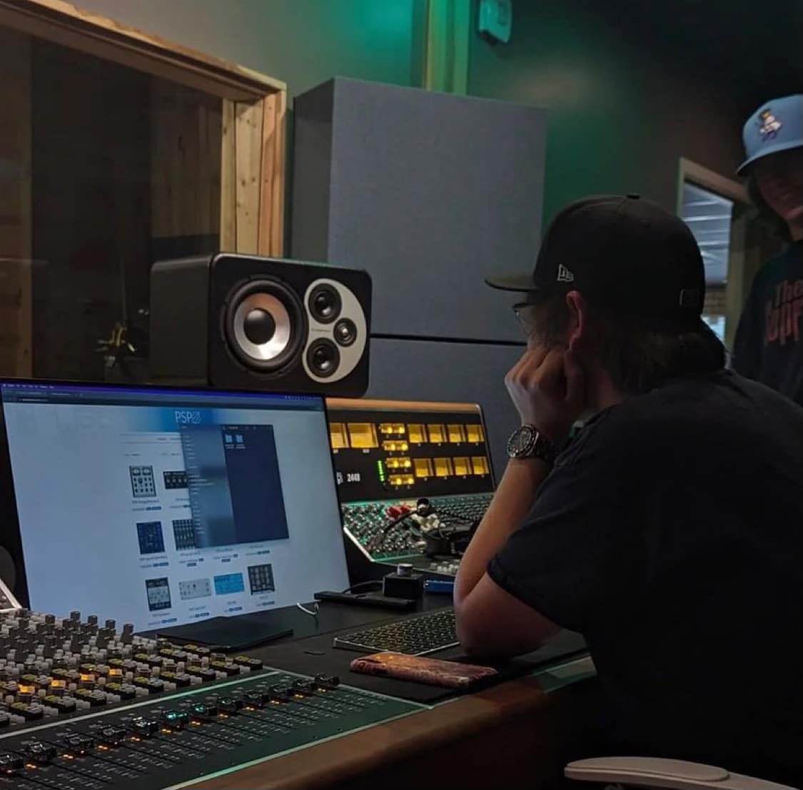 BarefootSound's tweet photo. #MicroMain45 in session via Paul Digi https://t.co/ySqjvIo6GZ
