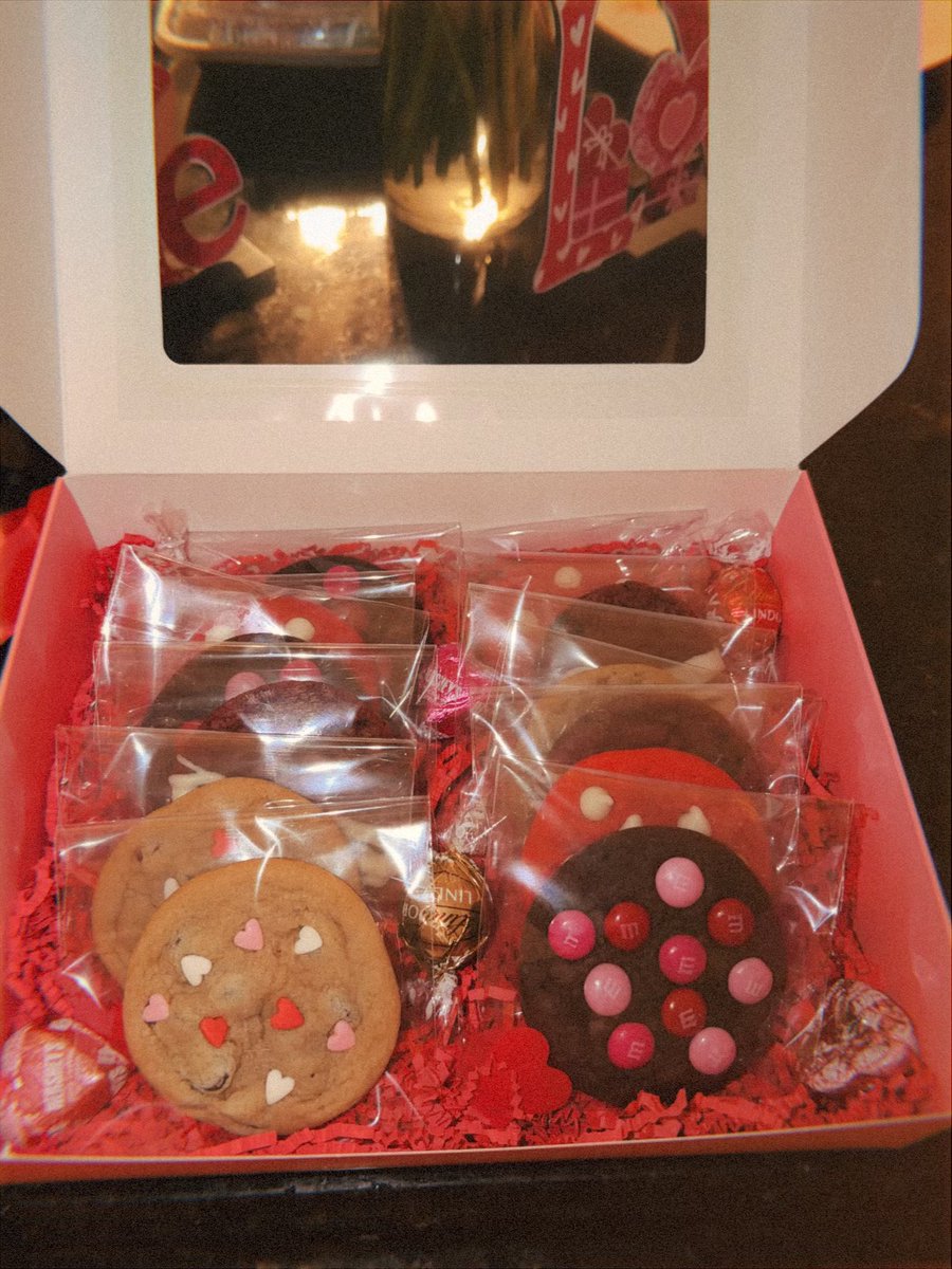 Tspoonoffun's tweet photo. Treated myself this Valentine’s Day 💌✨ https://t.co/7OMz2pdkR9