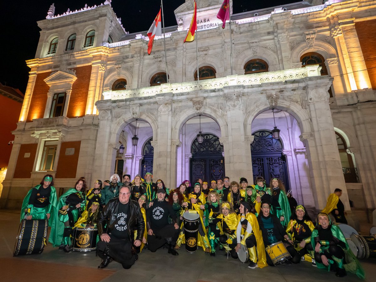 CulturaVLL_'s tweet photo. VA de batucadas!
El #carnavall se vive en la calle y el ritmo lo ponen las batucadas de nuestra ciudad.
La Torzida
El Bloco Feroz
Mazinger Zeltas https://t.co/spAVwVm4Jw