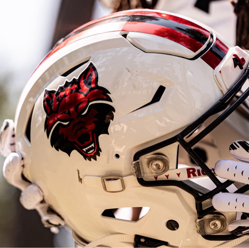 Extremely blessed to receive an offer from <a href="/AStateFB/">Arkansas State Football</a> <a href="/Kennyhill13/">Kenny Hill Jr7⃣</a> <a href="/KoachMak/">Corey McDonald M.S Ed.</a> <a href="/CoachShavers/">Marcus Shavers</a> <a href="/CoachHitchens1/">Charles Hitchens</a> <a href="/CoachCarver24/">Coach Carver</a>