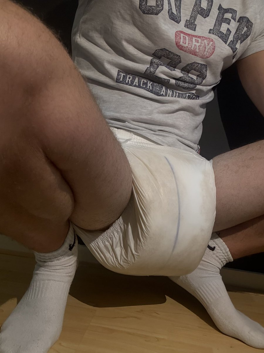 Diaperboy Simon tweet media