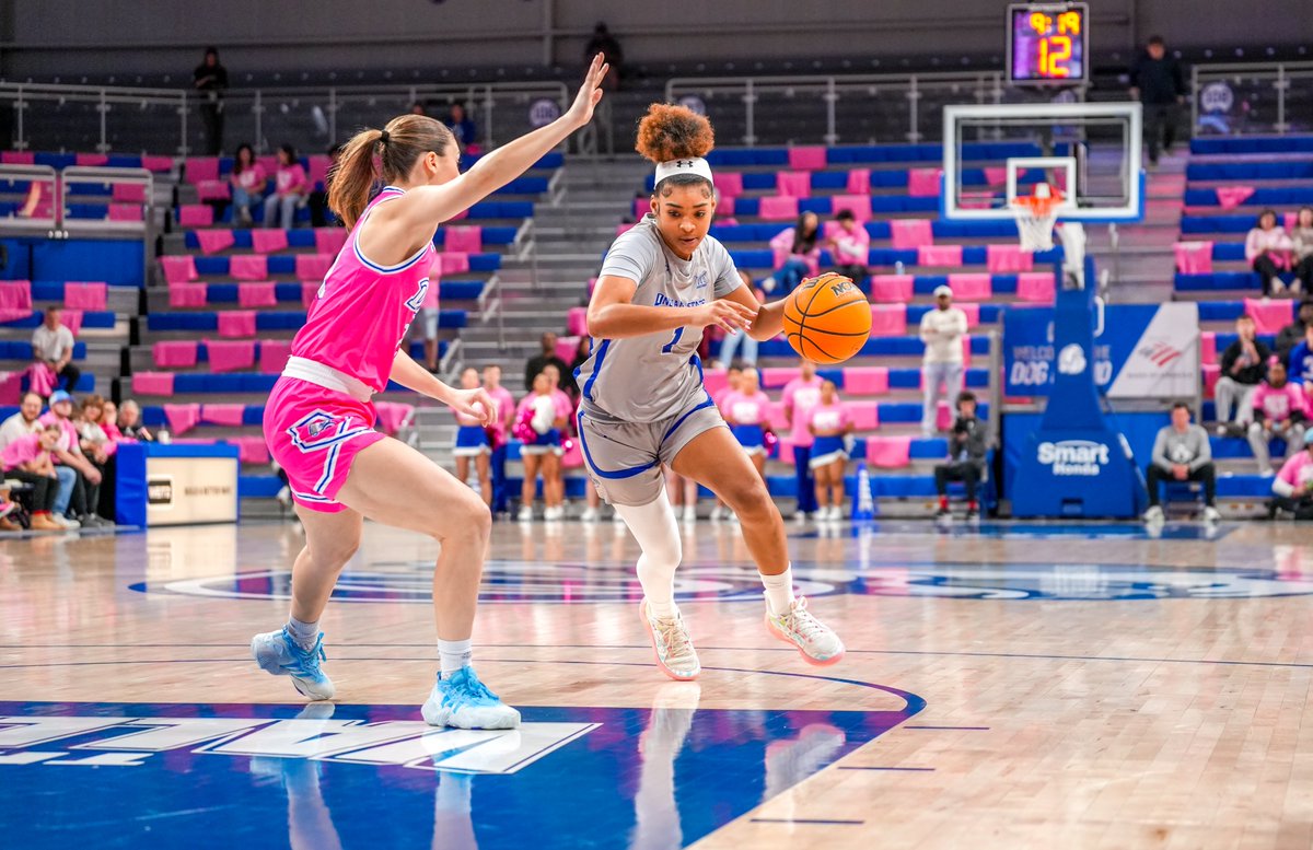 IndStWBB's tweet photo. A look through the 📸 at the opening 20 minutes

Work to do in the second half

#MarchOn | #ASONE https://t.co/qSvv9Qbd8t