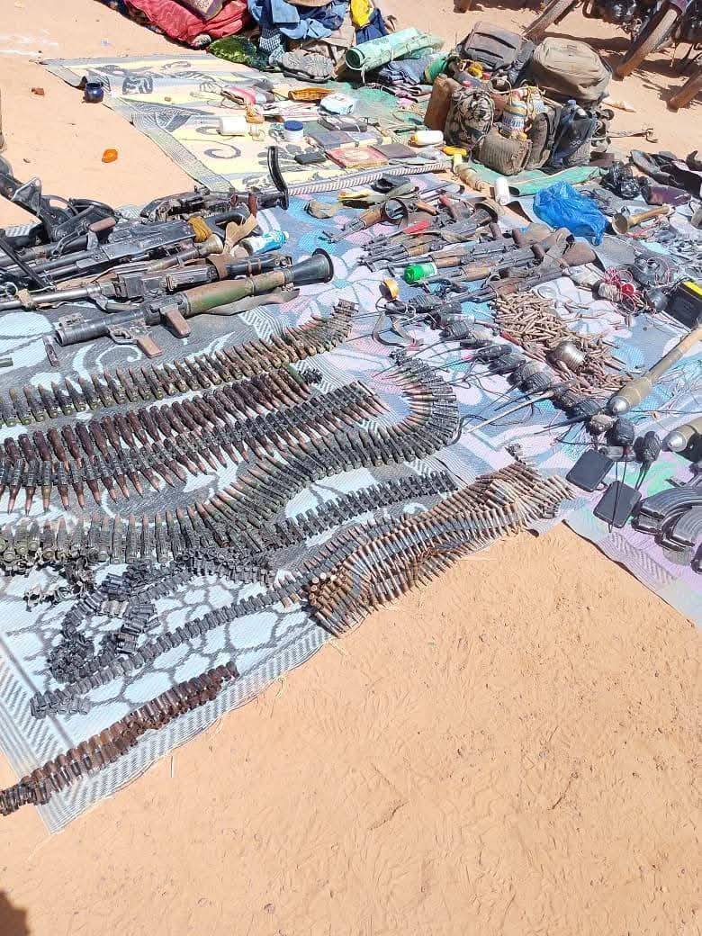 🇧🇫 Aftermath of the attack on Titao. 

No the town was not captured. 
No they did not overrun the base, they avoided it and headed for the town.

Video of dead terrorists from the attack is below, might get removed for being too graphic.