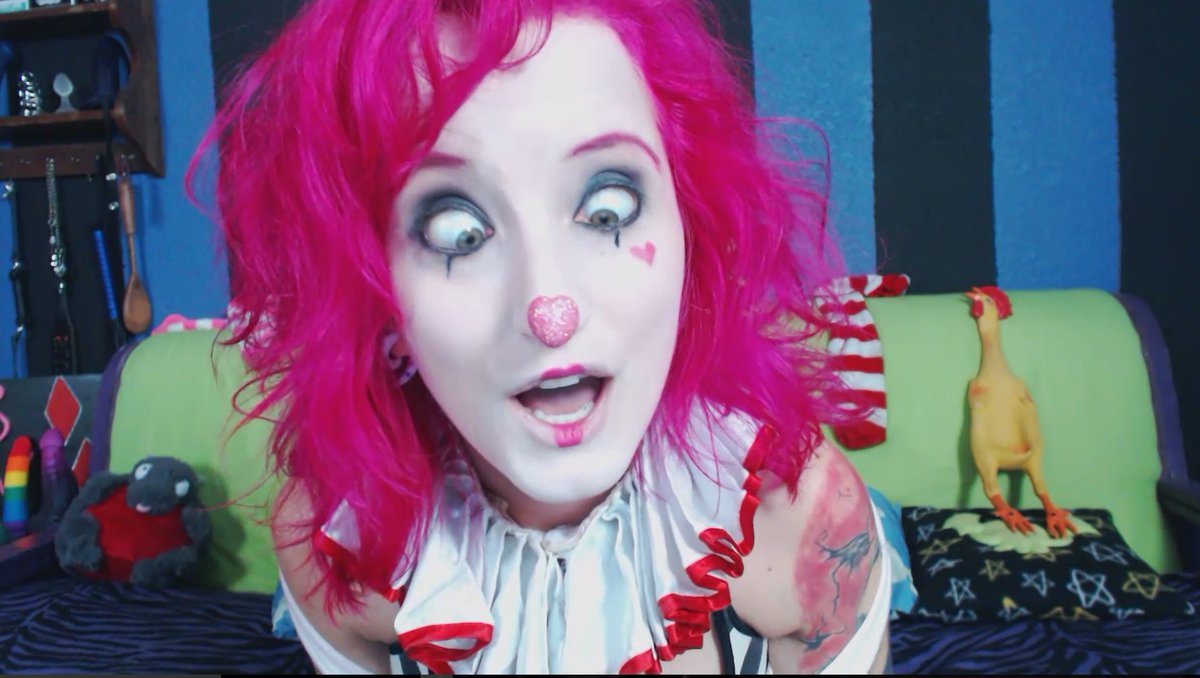 Vote to help ThatMissQuin win in the Valentine Vibes Contest on <a href="/ManyVids/">ManyVids</a> ➡️ manyvids.com//contests/5934… 
Voting ends in 6 hours!