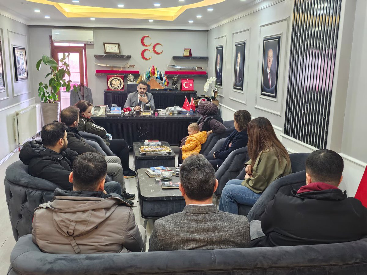 Milliyetçi Hareket Partisi Batman İl Başkanlığı 📍 

Kimseyi ayırt etmeden tüm hemşerilerimizi dinliyoruz, çünkü biliyoruz ki hepimiz can kardeşiyiz.

Birileri gibi, ayrıştırmak için değil, anlamak için dertleriyle dertlenip dinliyoruz,birleştirmek için konuşuyoruz… 
Çözüm