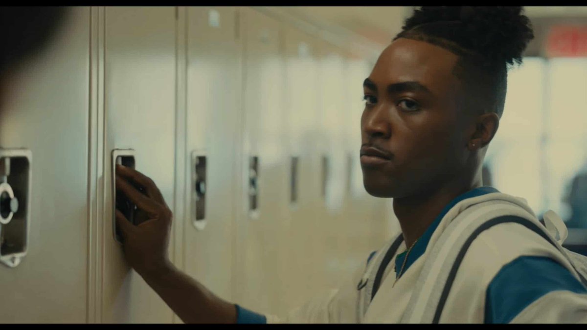 Elvirandrea_'s tweet image. Anything's Possible lost and although➖for me➖ it isn't a romcom, it's a really sweet teen romantic drama worth watching. That said, there's colorism in the film's portrayal of the Black darkskinned bestfriend characters and that should be called out. #RomComBracket