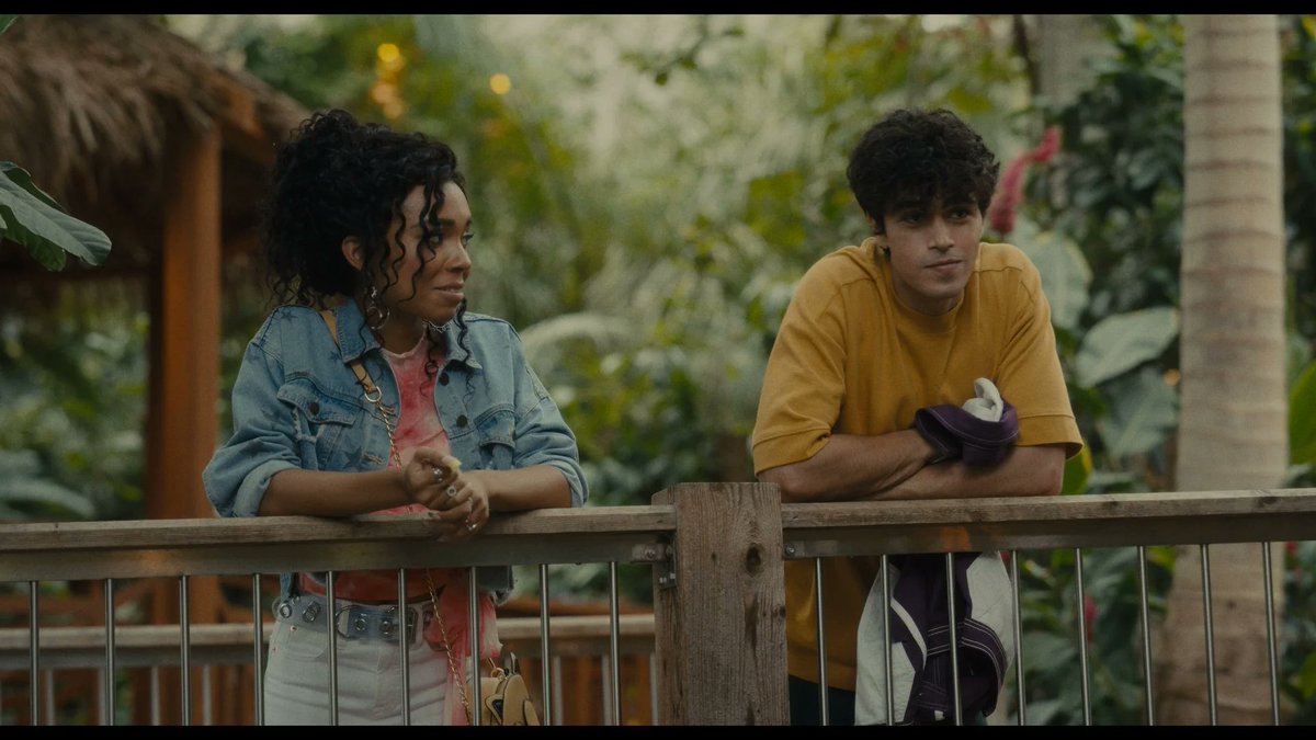 Elvirandrea_'s tweet image. Anything's Possible lost and although➖for me➖ it isn't a romcom, it's a really sweet teen romantic drama worth watching. That said, there's colorism in the film's portrayal of the Black darkskinned bestfriend characters and that should be called out. #RomComBracket