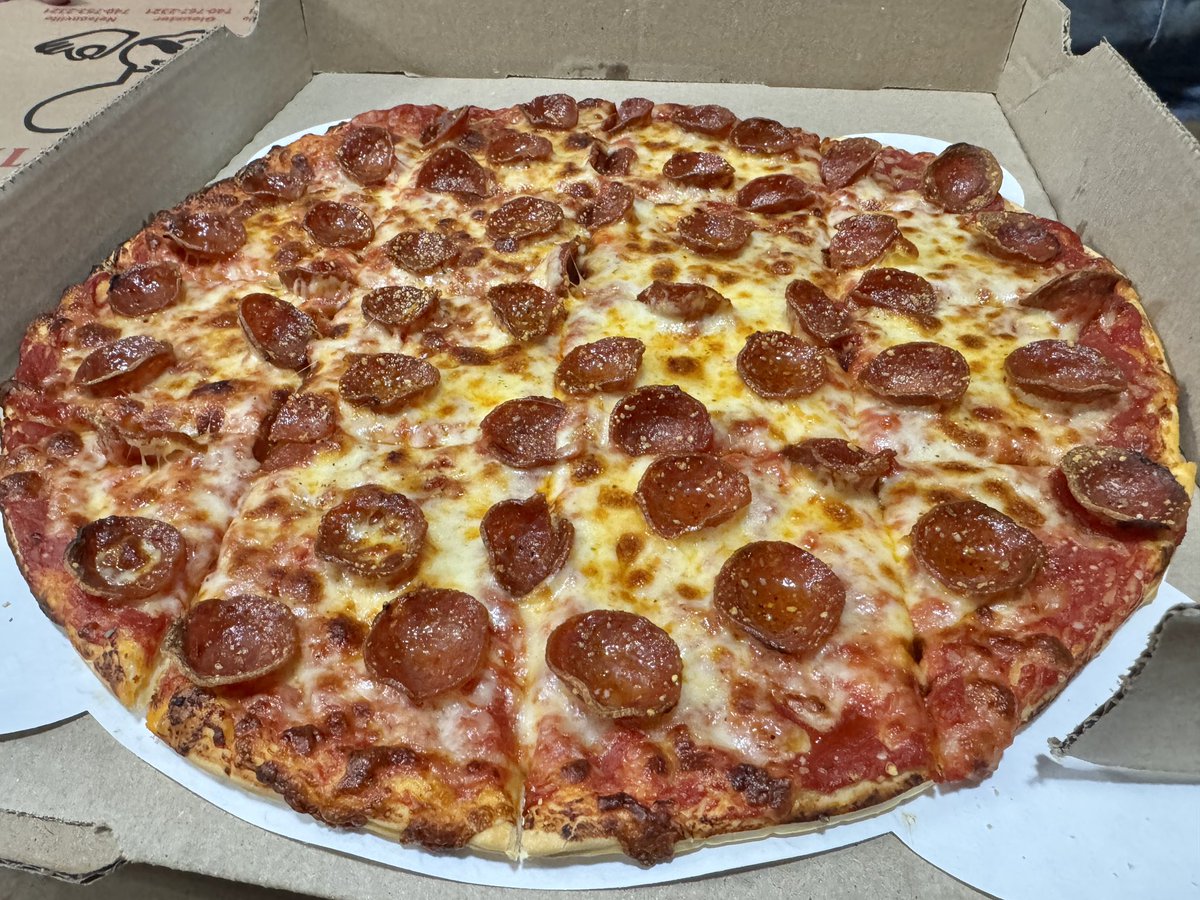 hvtrain's tweet photo. We hope you can ride our Pizza and Pop Express with Little Italy on March 7! Choose from either pepperoni or cheese for your personal pizza! To purchase tickets, visit https://t.co/1VS7xgLWgq. 

Family fun is a train ride away! Make tracks to history! https://t.co/9P3X5GI5O6