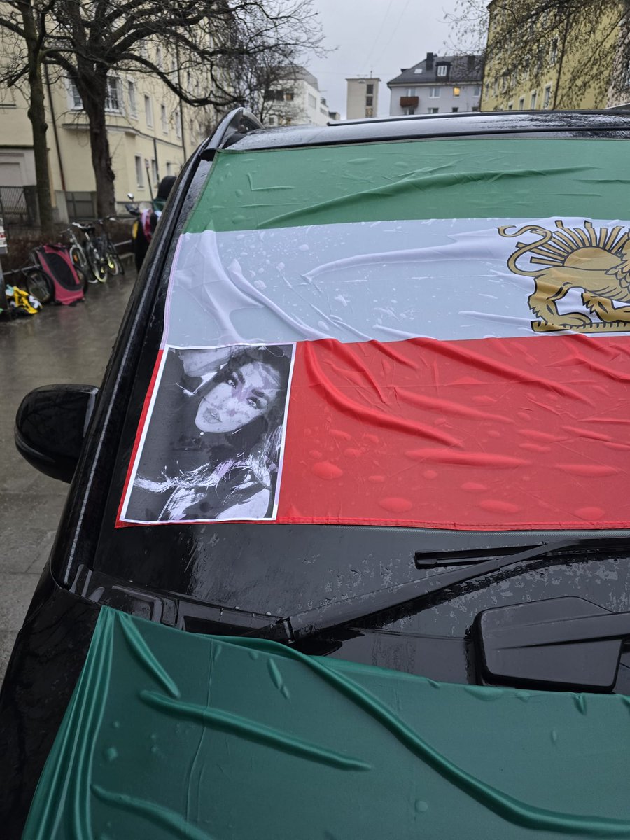 اگه هدفی تو زندگی سراسر غم و ناامیدیم مونده باشه اینه که #پرستو_ربیعی رو صدا بزنم تا آزاد بشه و #بنیامین_اقدامی رو صدا بزنم که اسمش فراموش نشه... ✌🏽