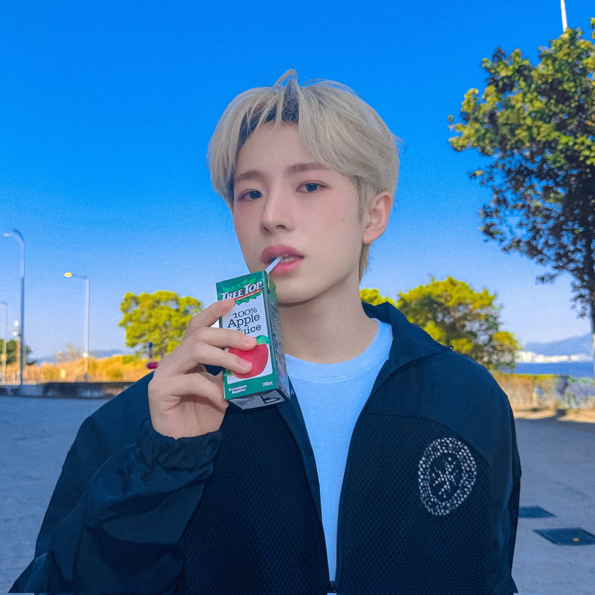 starsionie's tweet photo. ⋆.˚ Whispers Between The Waves
— a #syonushi au
     by starsionie

𝘛𝘩𝘦 𝘸𝘢𝘷𝘦𝘴 𝘣𝘳𝘰𝘶𝘨𝘩𝘵 𝘩𝘪𝘮 𝘱𝘦𝘢𝘤𝘦.
𝘏𝘦 𝘣𝘳𝘰𝘶𝘨𝘩𝘵 𝘩𝘪𝘮 𝘤𝘩𝘢𝘰𝘴. https://t.co/eXnvrlEgz2