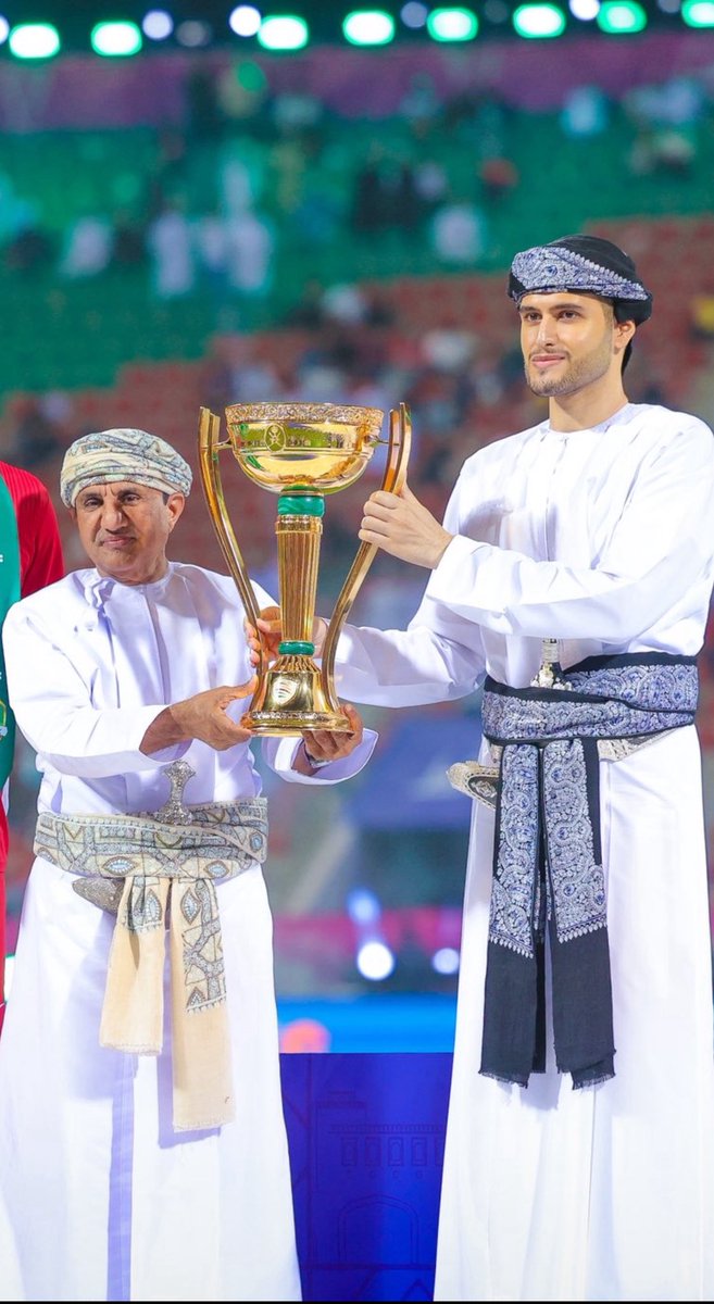 maktou9m's tweet photo. إلى القائد الملهم الشيخ أحمد بن ناصر
ألف مليون مبروك التتويج بلقب كأس جلالة السلطان المعظم 🏆 إنجاز كُتب بماء الذهب وجاء ثمرة رؤية قائد لا يعرف المستحيل!
أنتم العرّاب الحقيقي لمسيرة المجد وبوجودكم أصبح نادي النهضة مدرسة في العطاء،ومنجمًا للبطولات، ورمزًا للفخر لكل نهضاوي 💚 https://t.co/yiEupJshD0