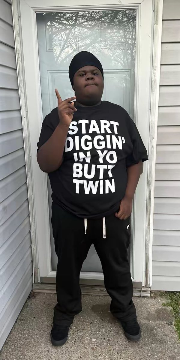 Quoted_LA's tweet photo. Start diggin’ in yo butt twin https://t.co/V6GvP9tZjd