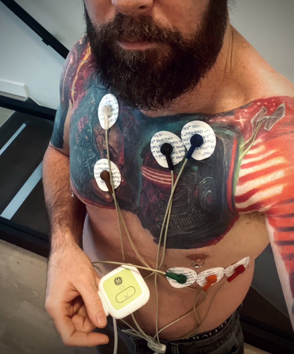 Day 14 - Hey Ma #BHMKOTD5
There will no matching pairs from me. Happy V-Day to everyone that can stand the same human in your life day to day. 
Turns out I have a real broken heart for Valentine’s Day. Runs in the family. I’m officially old. 
#KOTD #wearyourkicks