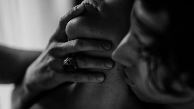 غَلَـس tweet media