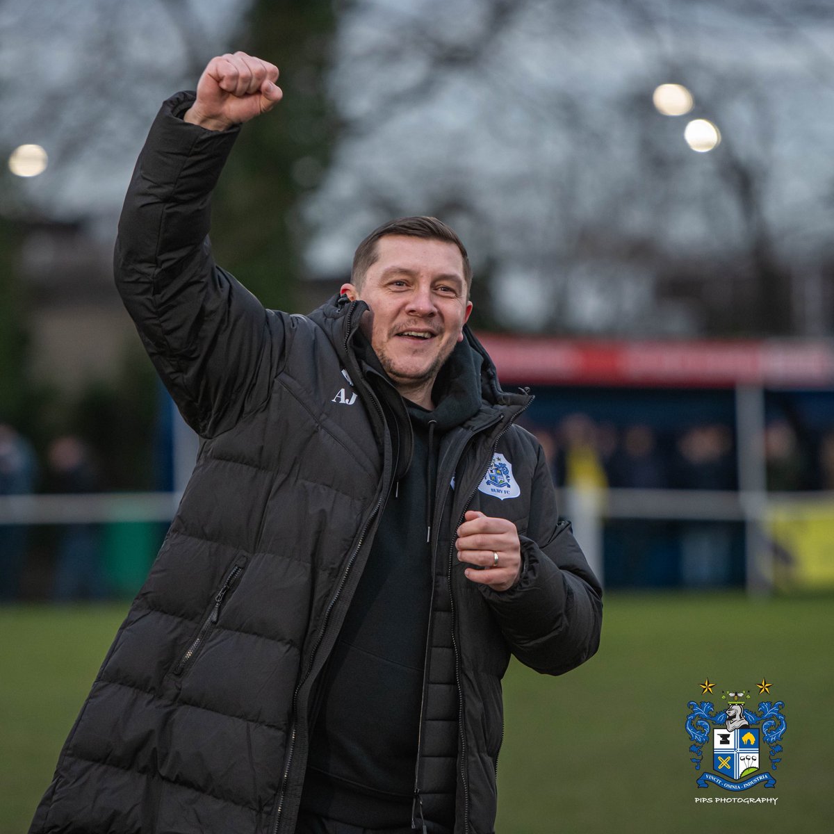 Philhill1961's tweet image. 🔵 @WTFC1946 -1 @buryfcofficial 🟡🔵
Another 3 points on the road…wasn’t a great game but we dominated on a poor surface to take the win…1st game for the new boss and TOP OF THE LEAGUE!…UTS!!!
#buryfc #shakers #nonleague #footballphotography @NorthernPremLge