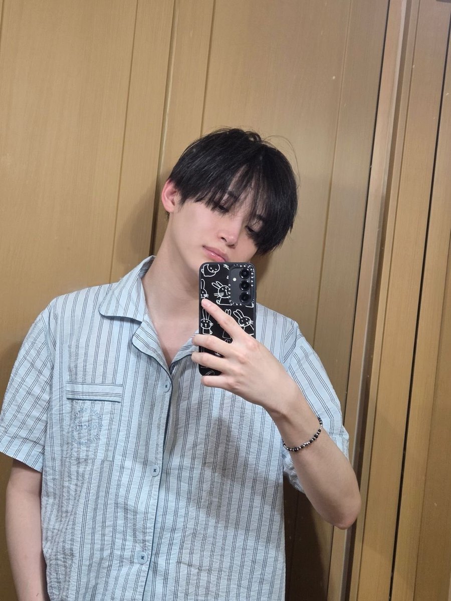 JungmoFrance's tweet photo. 🫧┊BBL ⋆ 14.02.26

💬 : Y/N que fais-tu
💬 : Je me suis laver et j’ai mangé des ramens
💬 : 📸

⤷ #CRAVITY #크래비티 #정모 #JUNGMO https://t.co/9OBjIHEFyM