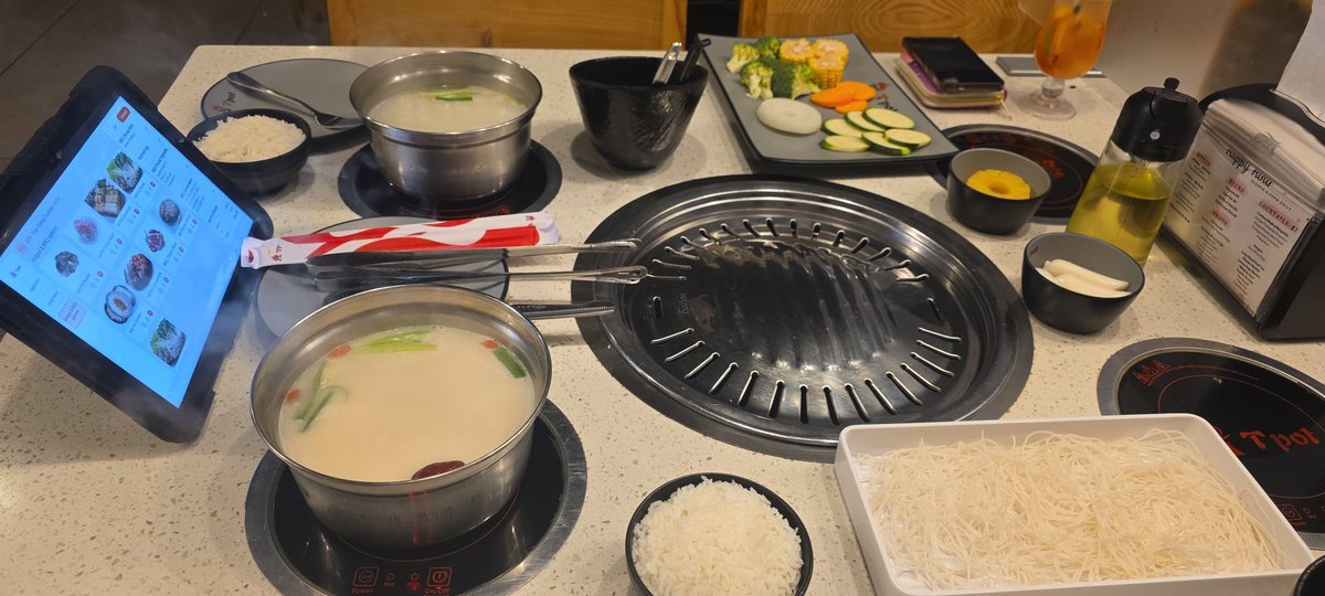 Hima_Skye's tweet photo. @LilithCorax & I are spending Valentine's Day getting our favorite food! KBBQ/Hotpot 😘 We will be on later tonight for a #CosmicContrast collab playing #cultofthelamb
#Vtuber #ENVtuber #VTuberUprising #twtich #twitchstreamer https://t.co/pILy09S4vk