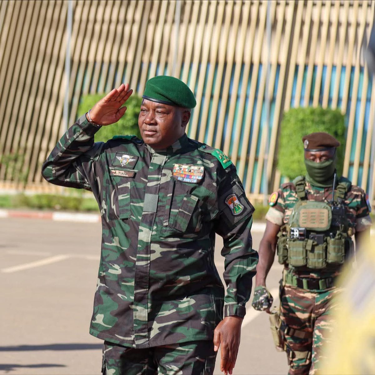 Ma Patrie Mon combat tweet media