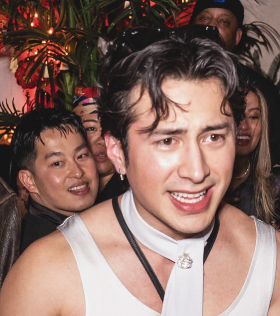 More of Hudson Williams with Aika Flores and Henry Wu

henrykhwu via instagram