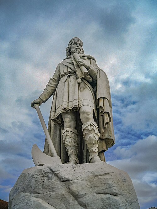 A statue of Alfred The Great that stands in his birthplace of Wantage