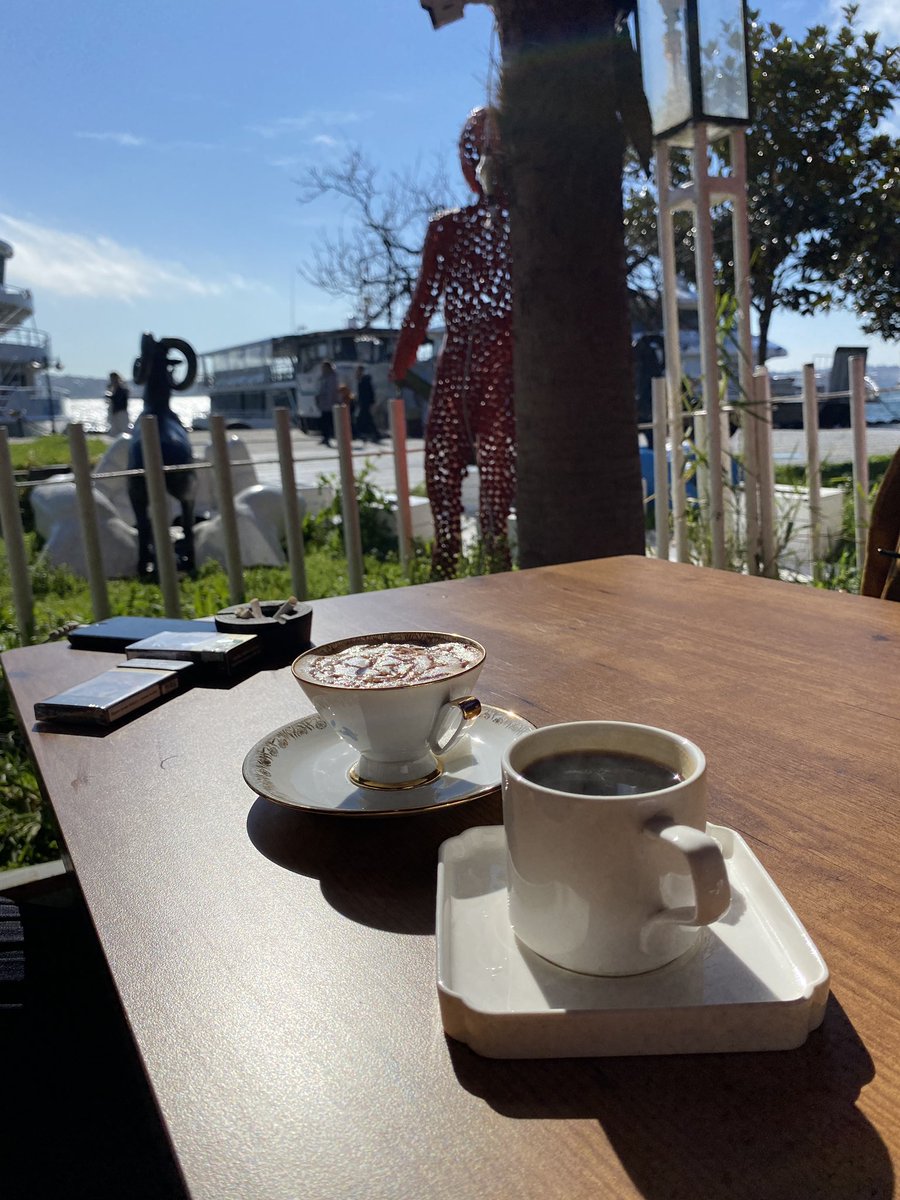 yaz gelmiş gibi bi gündü
beşiktaş-üsküdar