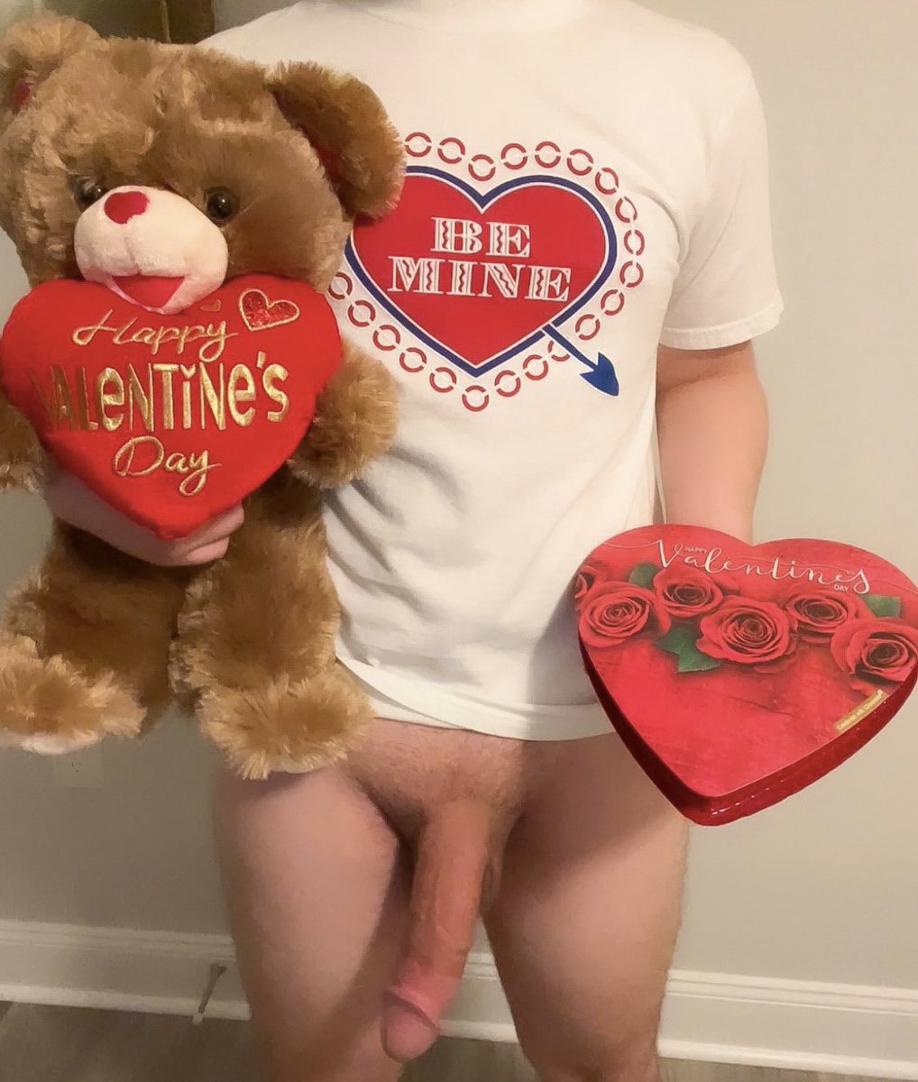 ᅠ
『 POV: Eres la cita de San Valentín de Haru.

— Feliz San Valentín!
Espero te guste todo lo que
te traje :3

POV: You are Haru's date for Valentine

— Happy Valentine! Hope you like all i bring you! :3 
ᅠ
                             ♥️+🔁