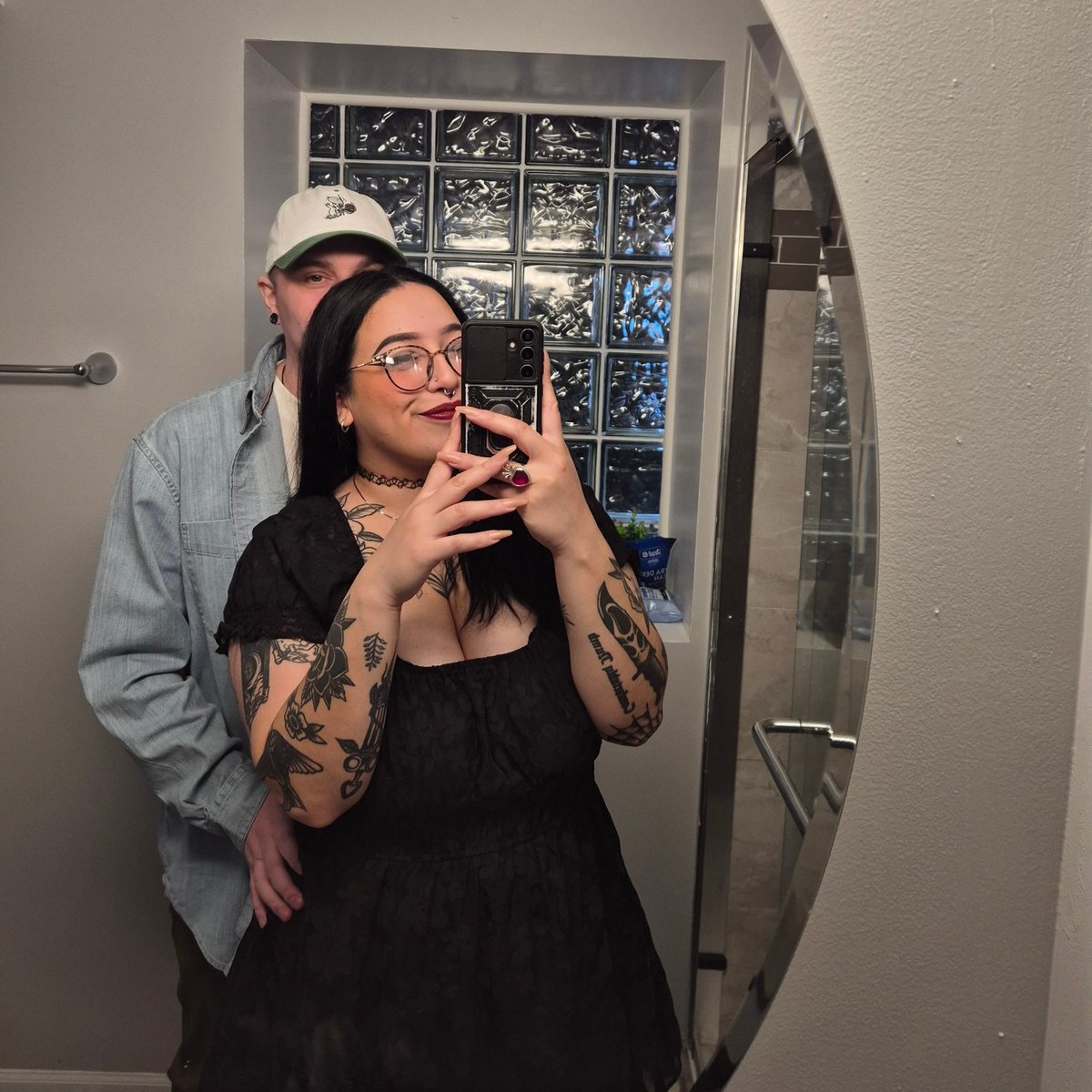 Happy Valentines day my love. Thank you for loving me every single day and making me smile and laugh every day. You are my everything and more. 
I cant wait to see you in 3 weeks time 🥹 Te amo mucho mi amor 🥰💕💕
