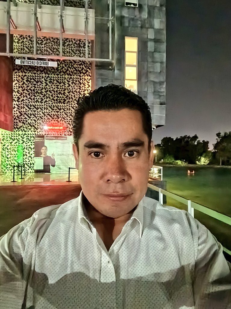 1JorgeGil's tweet photo. Amar no es prometer lunas ni firmar eternidades. Es elegir cada mañana la misma mano aunque haya mil caminos. Decir t quiero sin ruidos, pero con todas las luces encendidas. Si el amor tiembla se abraza más fuerte.
#SanValentin día del Amor (propio)  y la Amistad (real y sincera) https://t.co/YsDL3EOkIG