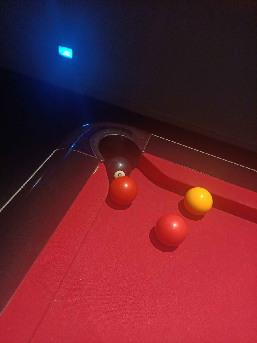 Ma saint Valentin, me faire éclater au bowling et billard par monsieur bunbun (qui veut être appeler mister Jaws mais on va rester sur bunbun c'est bien non ?)