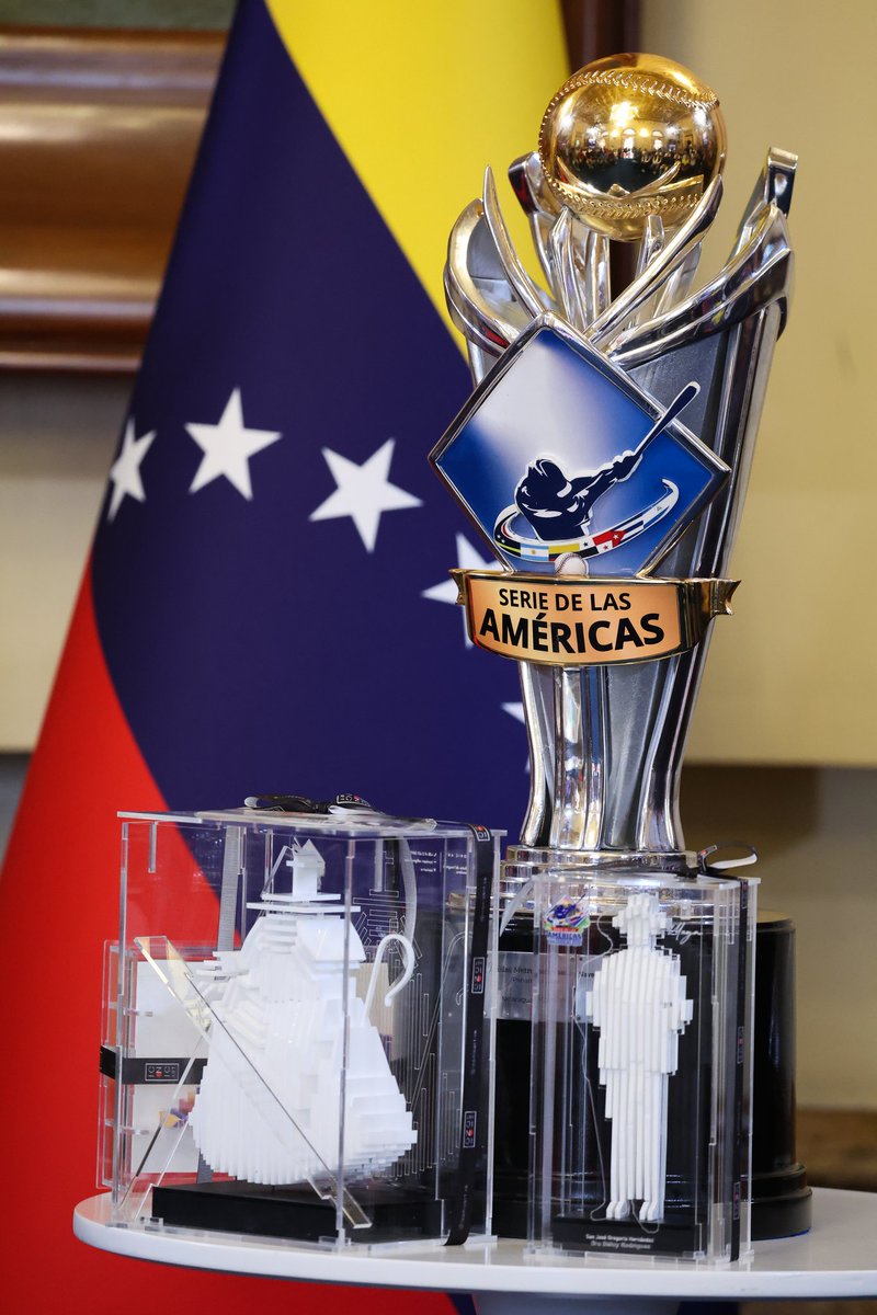 mippci_ven's tweet photo. #Galería 📸 | Presidenta Encargada, Delcy Rodríguez, recibió en el Palacio de Miraflores al equipo campeón de la Serie de las Américas 2026, cuya victoria, obtenida en esa final histórica, ha llenado a Venezuela toda de alegría e inspiración, reafirmando que el pueblo venezolano siempre se remonta en las adversidades y vence victorioso.