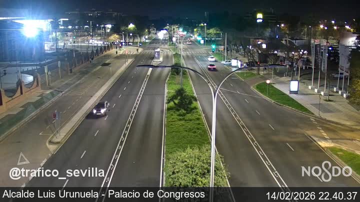 🚦22:40 Tráfico fluido en las vías urbanas de Sevilla. traficosevilla.es <a href="/EmergenciasSev/">Emergencias Sevilla</a> #SevillaHoy #Sevilla #TDSActualidad #TraficoSevilla #Movilidad