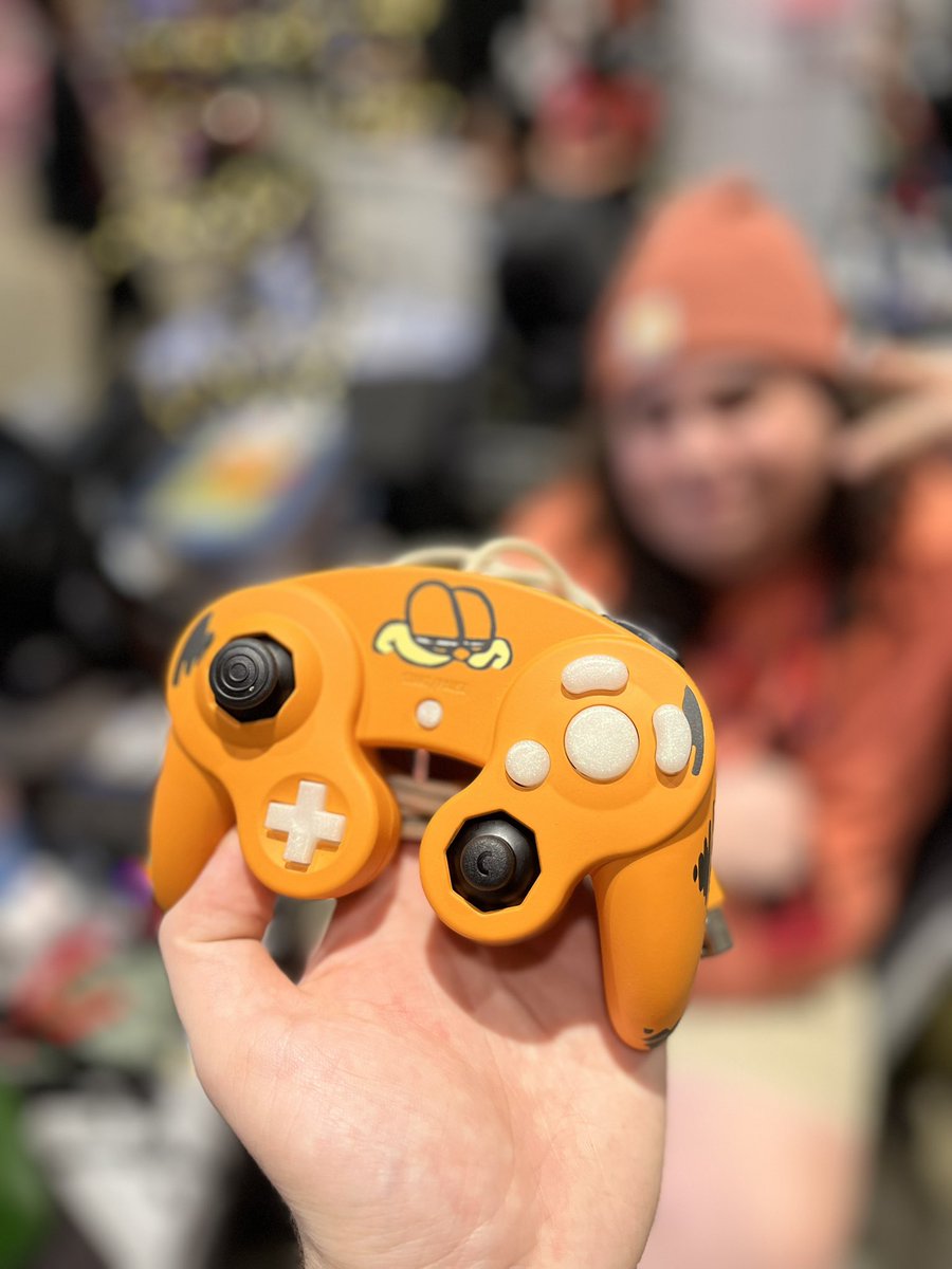 Control in Color (COMMS OPEN) tweet media