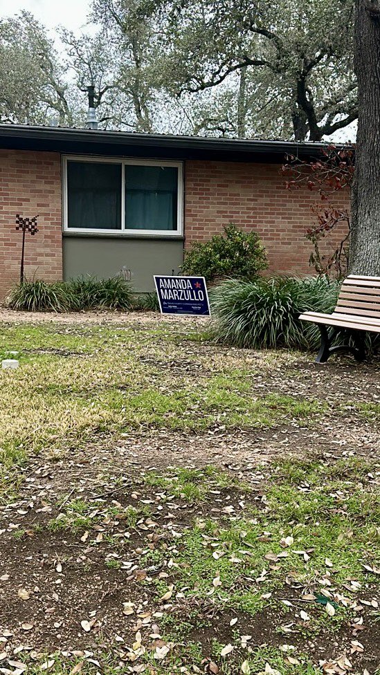 AmandaForTravis's tweet photo. Roses are red, violets are blue… I have the perfect yard sign for you! 

You’ve seen them all around town and now you can get yours.

Grab your official Amanda Marzullo sign today and help us keep this momentum growing! 

https://t.co/RuZST4GWGf https://t.co/ZpV2c200TV