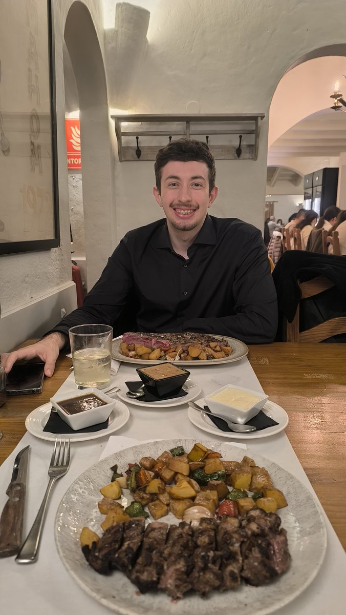 Davitron4 tweet media