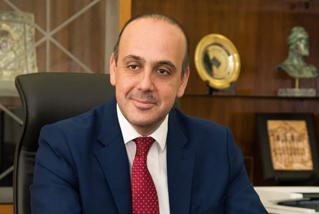 📍Görevden ayrılan Rum Baf Belediye Başkanı Phaedonas Phaedonas, Güney Kıbrıs’ın yolsuzluk ve yasadığı bir ülke haline geldiğini söyledi. 

Phaedonas,”(güney) Kıbrıs, yolsuzluğu teşvik eden ve büyük çıkarları koruyan, çökmüş bir devlet yapısına sahip, tamamen yozlaşmış bir ülkeye