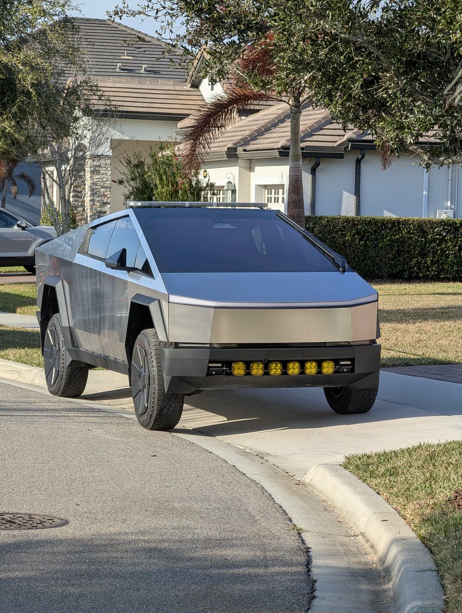 CybertruckFamily tweet media