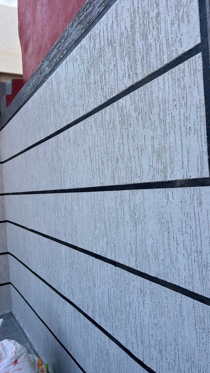 WorldPlaymaker's tweet image. I’m pretty sure that most of you know about this Gravitex paint or Grafiato 

Yes it’s a textured wall paint mainly for exterior uses,it’s widely known for it’s durability, strong weather resistant and decorative finishes 

I bet you don’t know it also has some disadvantages?🎯