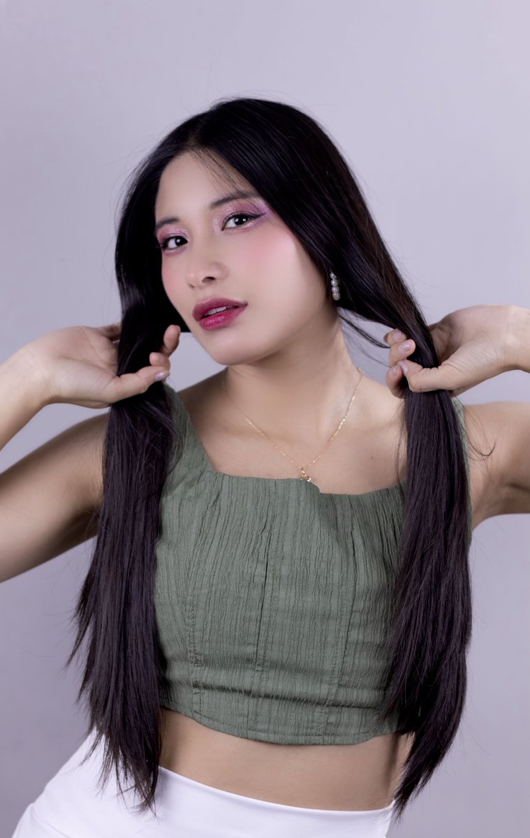 HAYLLGOFFICIAL's tweet photo. RINA - Estrella

Líder, vocal &amp; dancer

Brillar tambien es saber mantener la calma. ✨
Constancia, enfoque y corazón en cada paso.
Una guia que inspira desde la serenidad. 

#HAYLLG #RINA #estrella #lider #girlgroup https://t.co/UqjtGHEPmR
