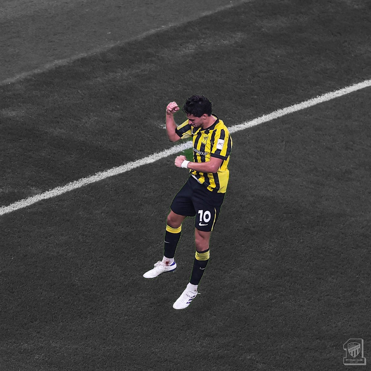 بعد خروج المهجن تحرر هذا الثنائي عوار طلع ب 
افضل فورمه , ديابي راجع شوي شوي يتأقلم مع 
النصيري وراح يكون جناح مُرعب 

النيه الطيبه دائماً تكسب … خروجه جعلنا في نجاح 💛

#الاتحاد