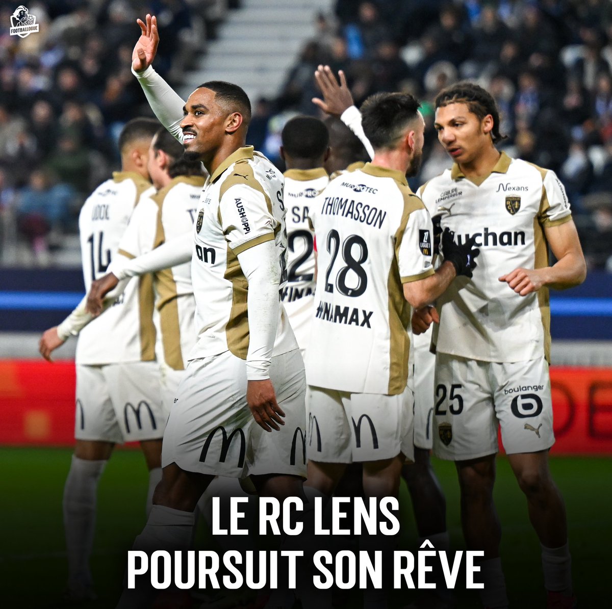 Footballogue's tweet photo. 𝗟𝗘 𝗟𝗘𝗔𝗗𝗘𝗥 𝗗𝗘 𝗟𝗜𝗚𝗨𝗘 𝟭 𝗔𝗣𝗥𝗘̀𝗦 𝟮𝟮 𝗝𝗢𝗨𝗥𝗡𝗘́𝗘𝗦 ? 𝗟'𝗜𝗡𝗝𝗢𝗨𝗔𝗕𝗟𝗘 𝗥𝗔𝗖𝗜𝗡𝗚 𝗖𝗟𝗨𝗕 𝗗𝗘 𝗟𝗘𝗡𝗦 !!! ❤️💛

Manita à l'extérieur contre le Paris FC ce soir...

C'est toujours aussi immense ce qu'est en train de réaliser la bande de Pierre Sage :

✅ 𝟭𝟳 𝗩𝗜𝗖𝗧𝗢𝗜𝗥𝗘𝗦
➖ 1 nul
❌ 4 défaites

🔥 3e meilleure attaque (41 buts marqués)
🧱 𝗠𝗘𝗜𝗟𝗟𝗘𝗨𝗥𝗘 𝗗𝗘́𝗙𝗘𝗡𝗦𝗘 (𝟭𝟳 𝗕𝗨𝗧𝗦 𝗘𝗡𝗖𝗔𝗜𝗦𝗦𝗘́𝗦)

La lutte pour le titre s'annonce passionnante grâce à cette superbe équipe !