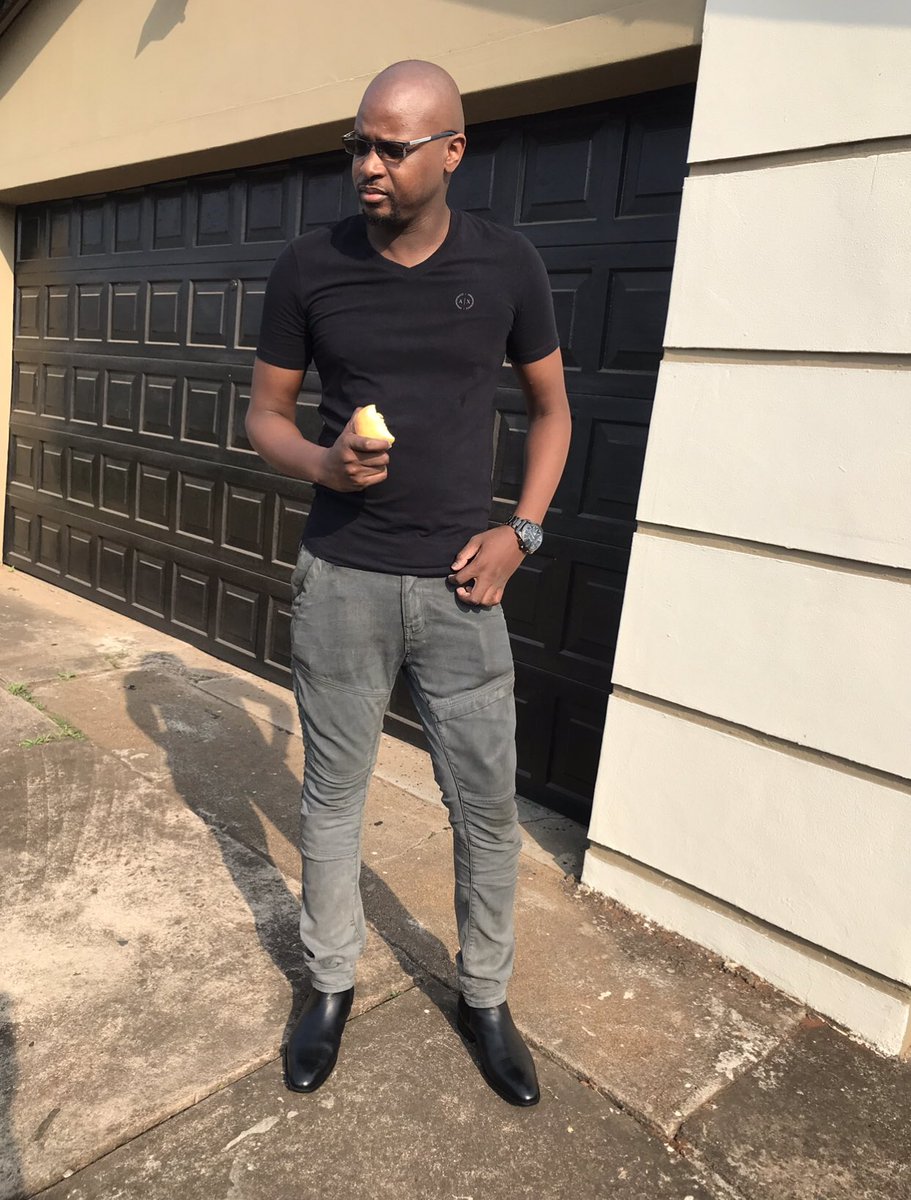 _HeRo112's tweet image. Actually, last one… 

To my lady… Brandy!! 

All she said was “Must be a Full Moon”… 

Ladies and gentlemen, it’s been a beautiful session… 

Indod’emnyama… #HeRo4President 🔥👌🏽💐❤️