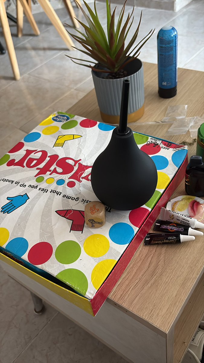 librayescorpioo's tweet photo. A quien le gusta el twister? 🙈

❤️
#ValentinesDay https://t.co/h9NcbZdWG2