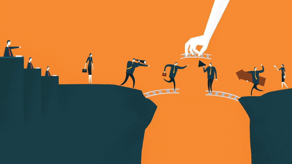 Hiç unutamam...
Büyük yazarlarımızdan Yakup Kadri Karaosmanoğlu anılarında mealen, "1919'da İzmir işgal edildiğinde, bize Sevr Antlaşması dayatıldığında çok şaşırmıştık. Biz Batı'yı adil ve demokrat sanıyorduk. 
Sanıyorduk ki Batı, Kurtuluş Savaşında bizi koruyacak, destek