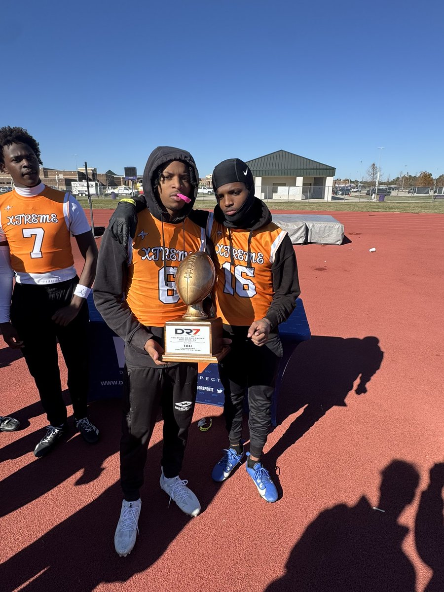 zy_wiley's tweet photo. 2 back 2 Back “26”
@CEKing_Football 
@DwightWileyjr1
@TexasXtreme7v7 18u https://t.co/Bi8N83cpFa